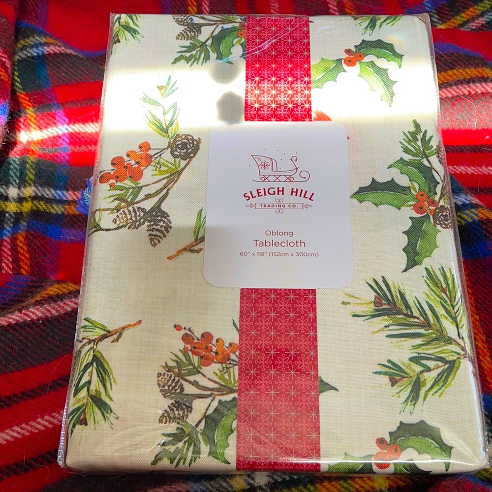🎉🎉PRICE DROP🎉🎉CHRISTMAS TABLECLOTH HOLIDAYS COMING SOON